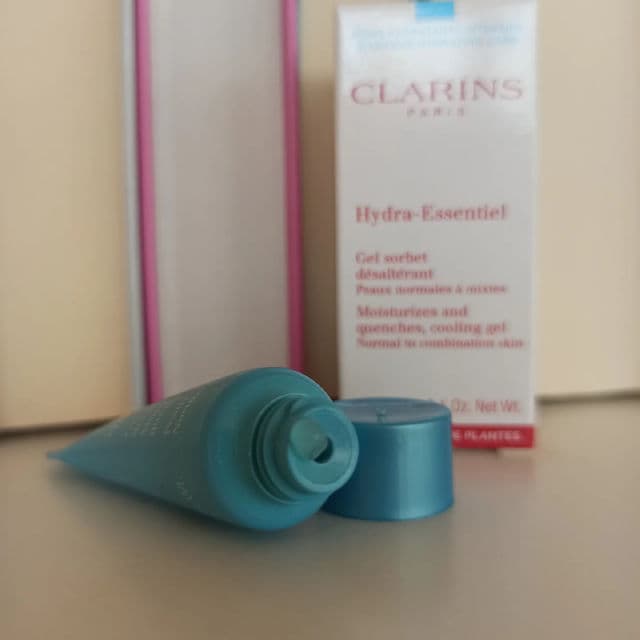 Clarins Hydra-Essentiel Rich Cream review photo by Vasvas