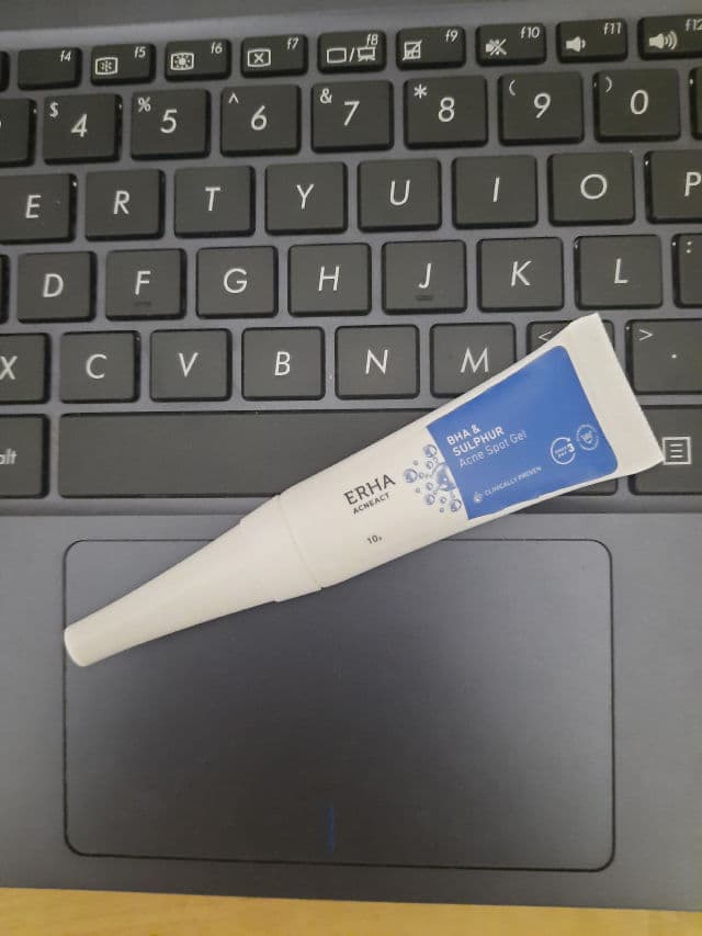 ERHA Acne Care Lab Acne Spot Gel review photo by yasintanurlailaa