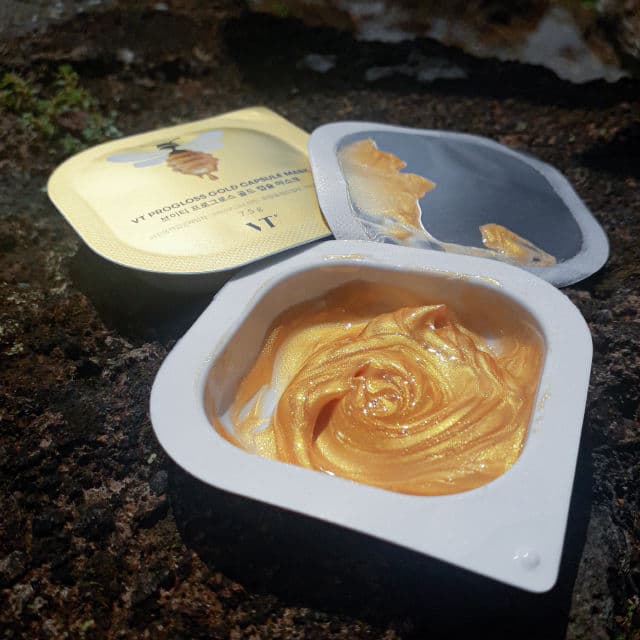 VT COSMETICS Progloss Gold Capsule Mask review photo by Ziyah
