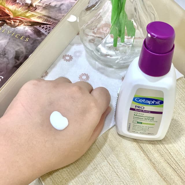 Cetaphil PRO Acne-Prone Skin Moisturizing Lotion review photo by kindadaisy