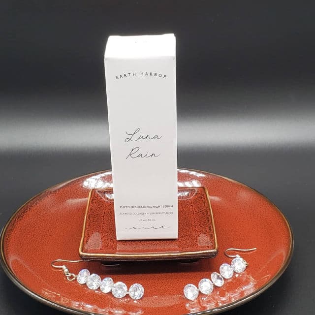 Earth Harbor Naturals Luna Rain Phyto-Resurfacing Night Serum review photo by alena07112