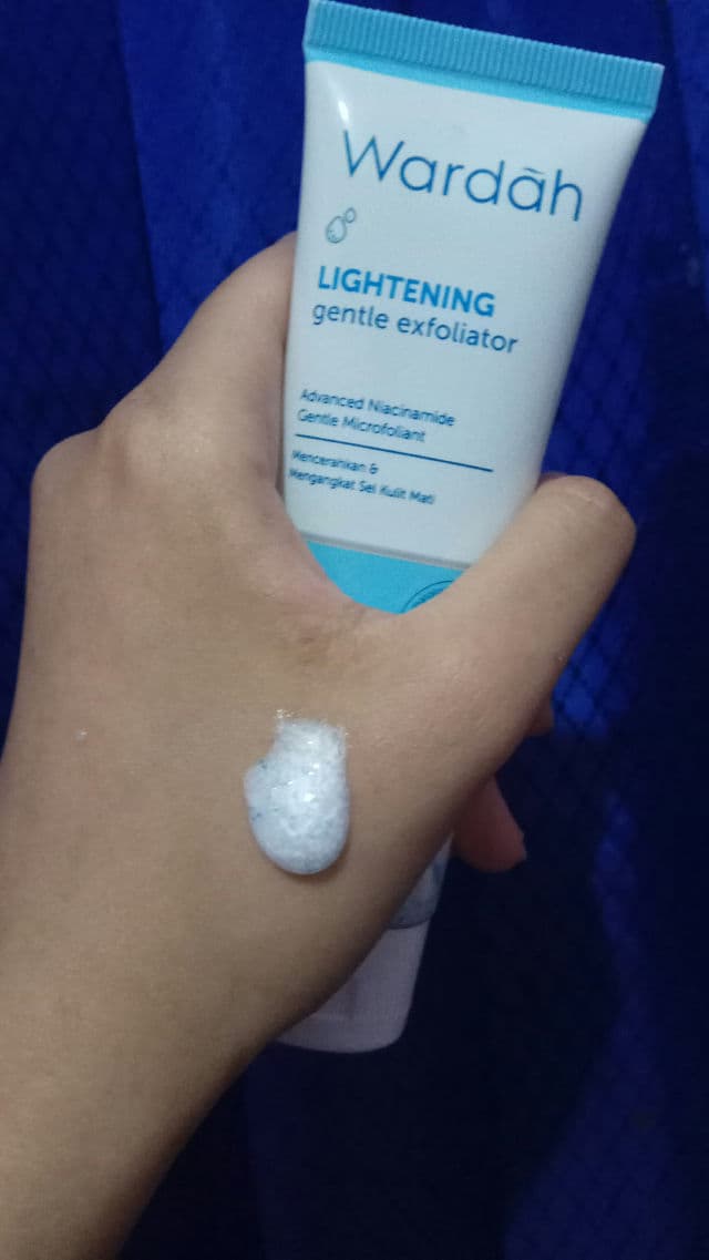 Wardah Lightening Gentle Exfoliator review photo by theprettyyouu