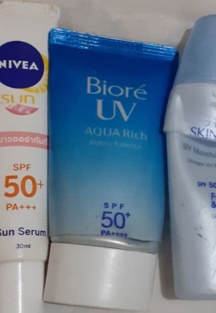 Biore UV Aqua Rich Watery Essence SPF 50+ PA ++++ review photo by auliaasaf