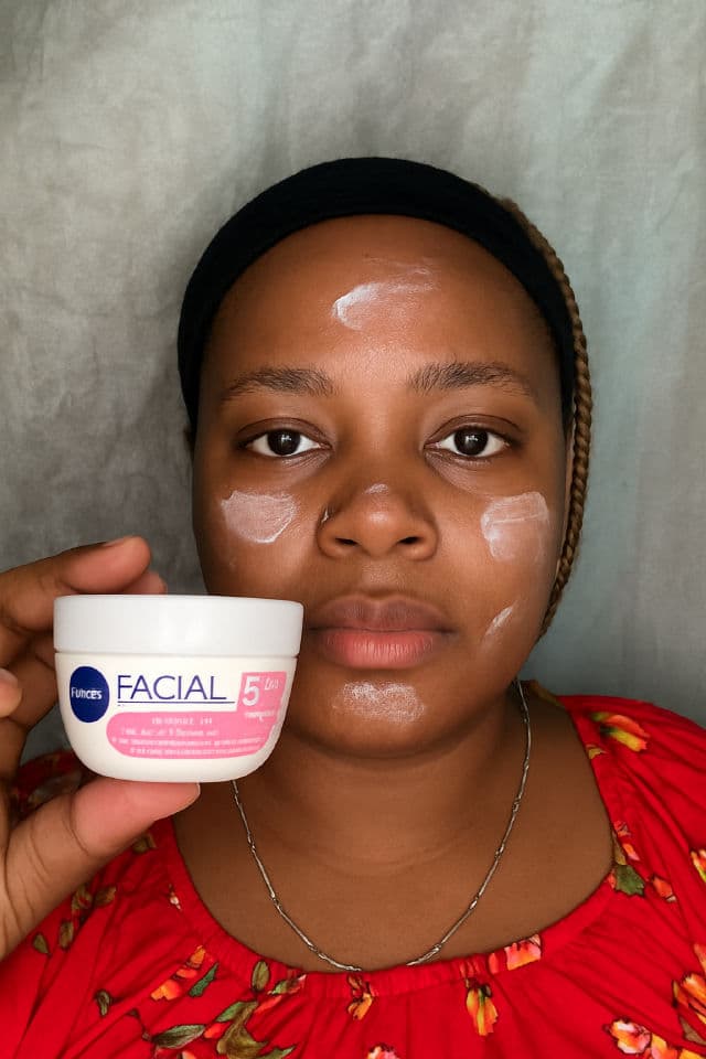 Nivea Facial 5 en 1 Efecto Mate review photo by Stepha96