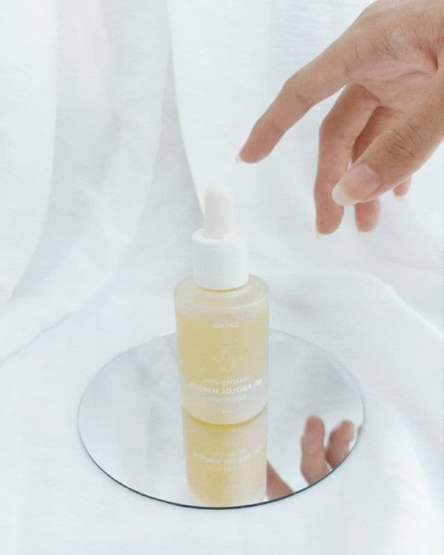 Solved Skincare 100% Organic Golden Jojoba Oil review photo by bareskin.care