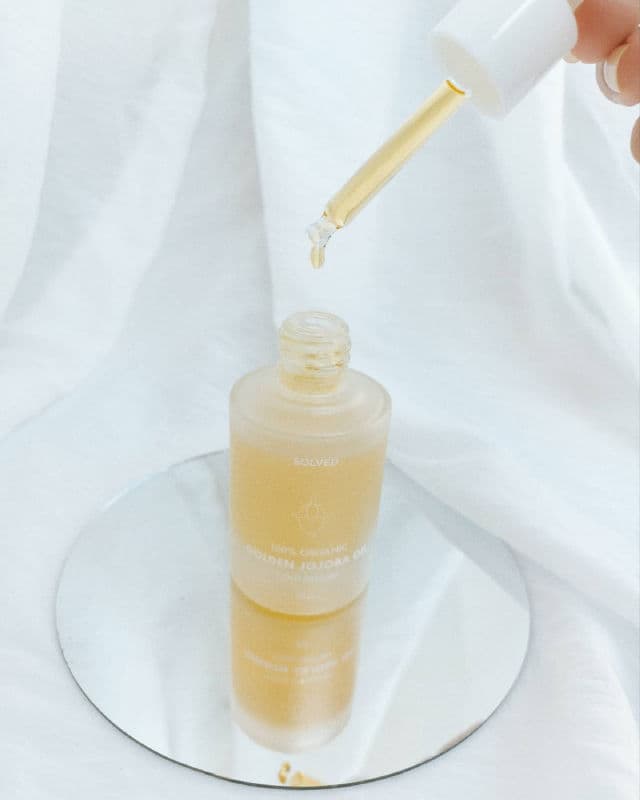 Solved Skincare 100% Organic Golden Jojoba Oil review photo by bareskin.care