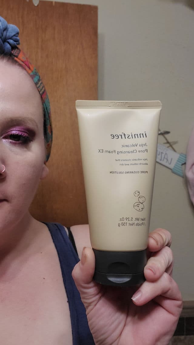 INNISFREE Jeju Volcanic Pore Cleansing Foam review photo by beautybonnebeth