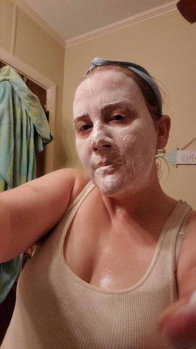 INNISFREE Jeju Volcanic Pore Cleansing Foam review photo by beautybonnebeth