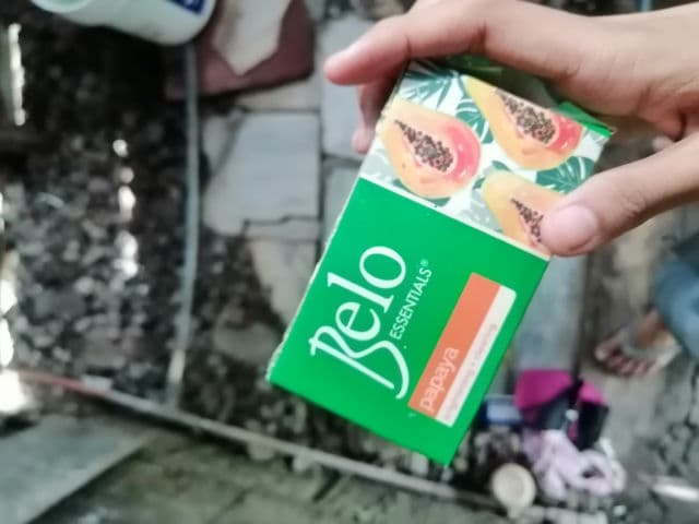 Belo Essentials Papaya Soap review photo by Leev