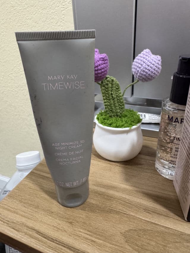 Mary Kay TimeWise® Age Minimize 3D® Night Cream review photo by tainalazu