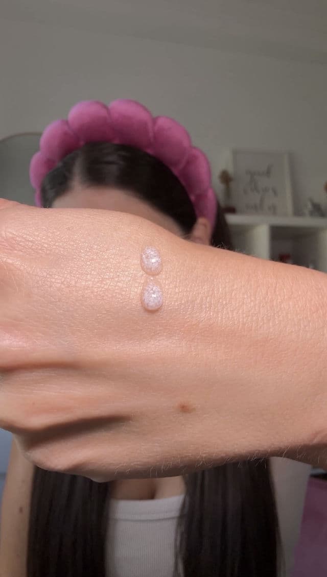 Meisani Glow Drops Vitamin C Serum review photo by Iriatopsecret