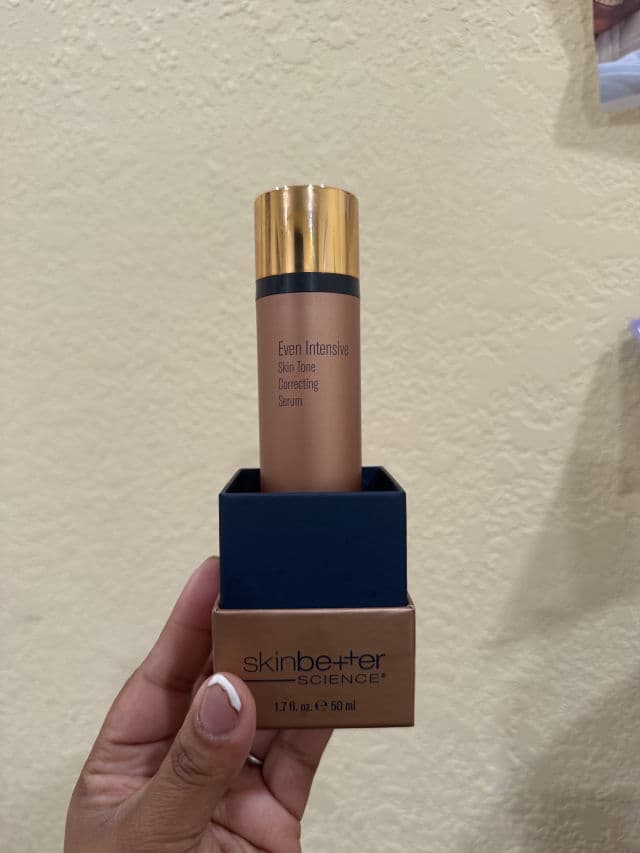 Skinbetter Science Even Tone Correcting Serum review photo by tainalazu