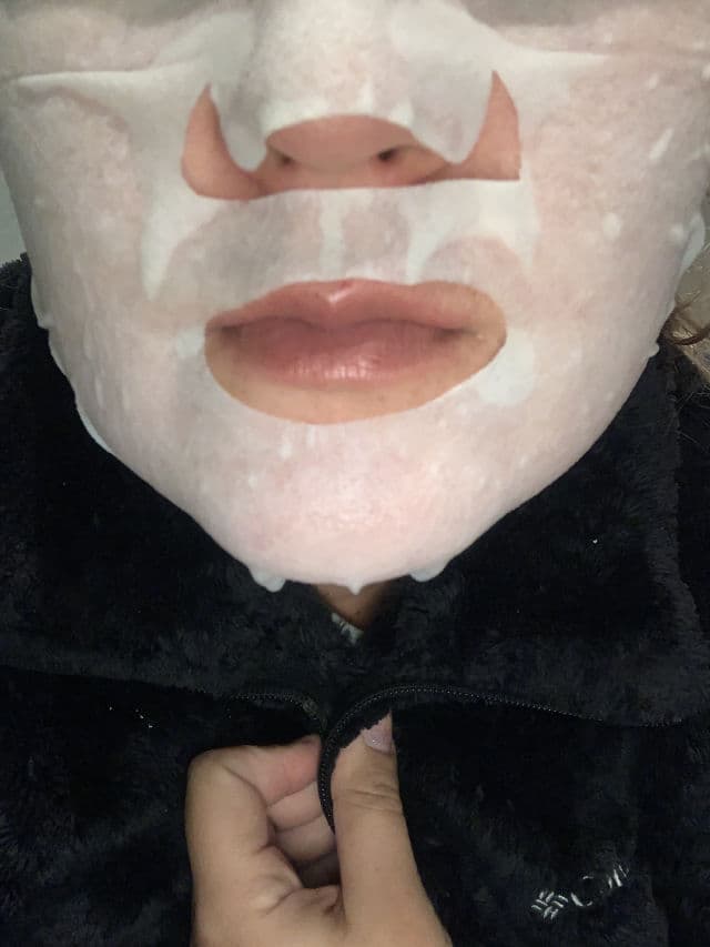 Garnier Moisture Bomb Green Tea Hydrating Face Sheet Mask review photo by cams99