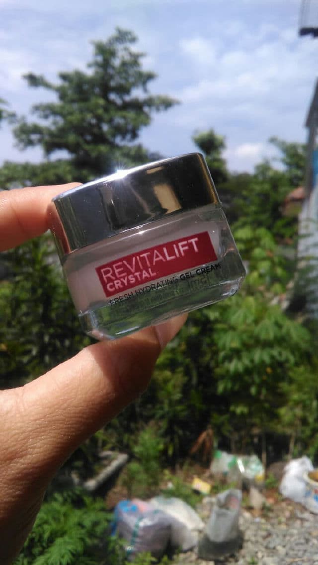 L'Oreal Paris Revitalift Crystal Fresh Hydrating Gel Cream review photo by ceritaoryza