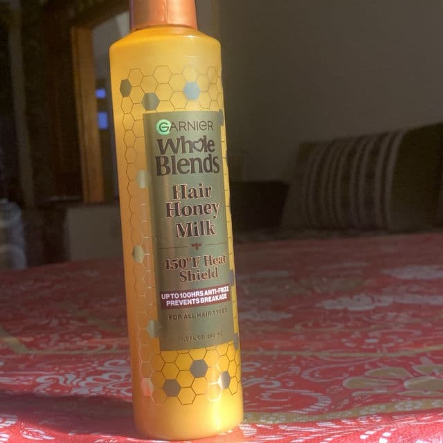 Garnier Whole Blends Hair Honey Milk 450°F Heat Shield Spray review photo by rachaelaoufi