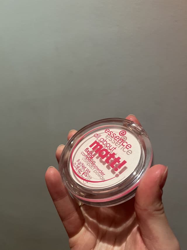 Essence All About Matt! Fixing Compact Powder review photo by khatieugc