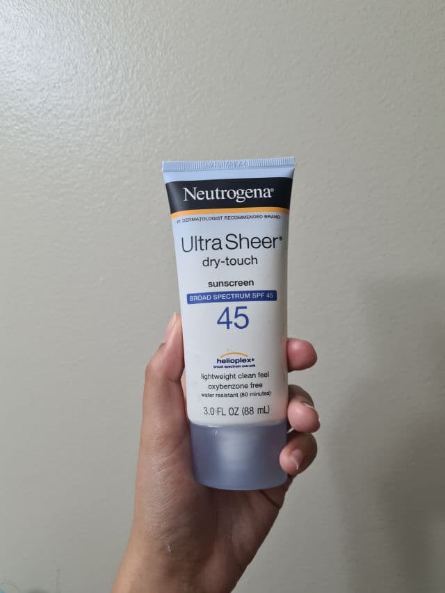 Neutrogena Ultra Sheer® Dry-Touch Sunscreen Broad Spectrum SPF 45 review photo by ech