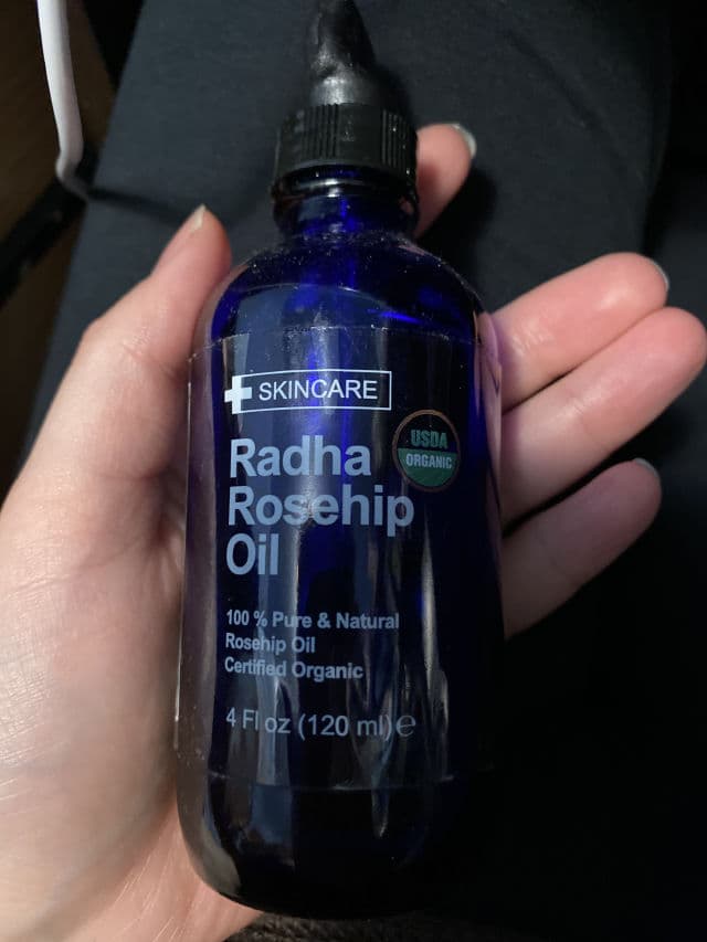 Radha Rosehip Oil review photo by elaneuwu