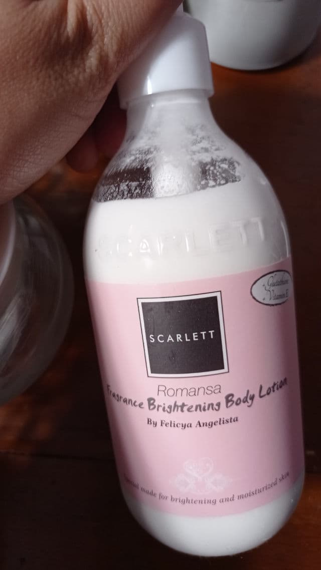 Scarlett Whitening Romansa Fragrance Brightening Body Lotion review photo by eva83