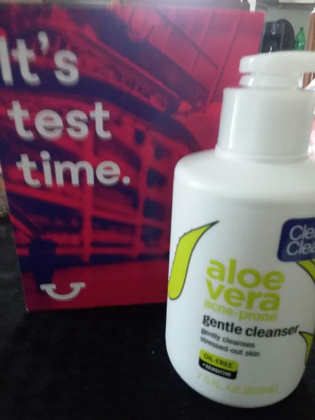 Clean & Clear Aloe Vera Gentle Cleanser review photo by evani01042