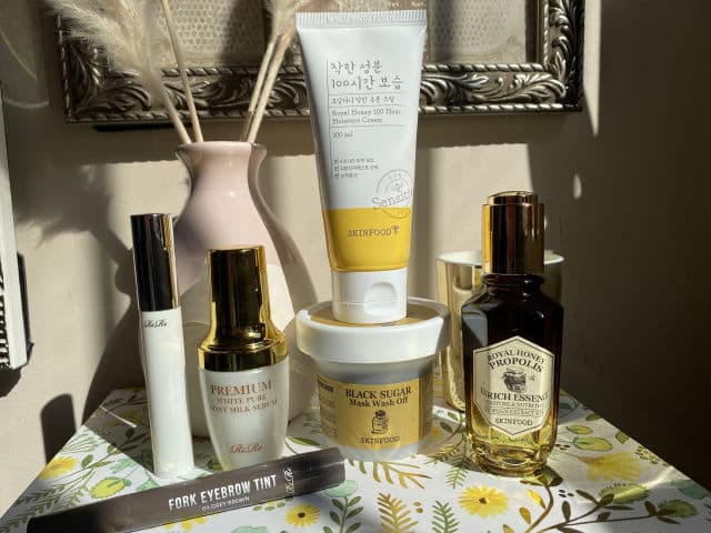 SKINFOOD Royal Honey 100 Hour Moisture Cream review photo by exploringbeautyat30