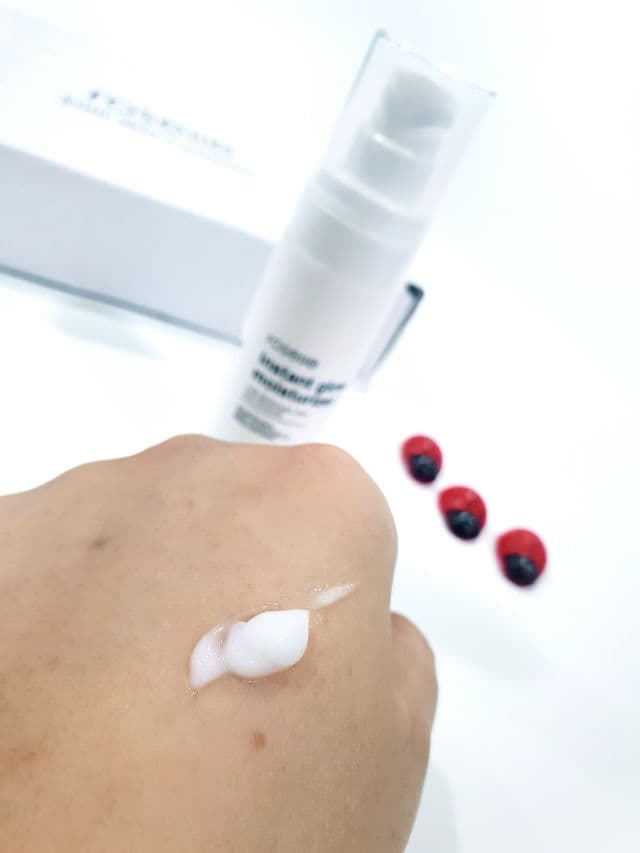 Roselle Skincare Instant Glow Moisturizer review photo by ezatulSkincareDiary