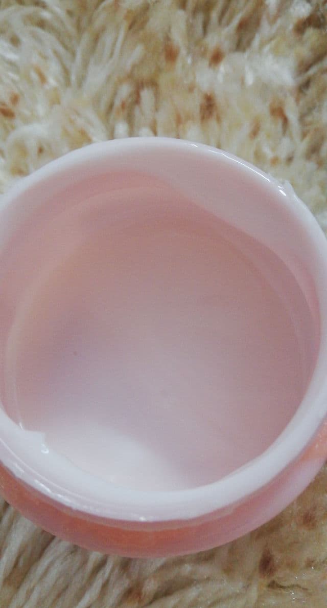 The Body Shop Vitamin E Moisture Cream review photo by gloww