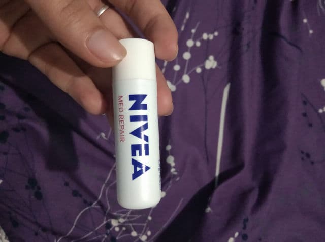 Nivea Med Repair Lip Balm review photo by gwyneve