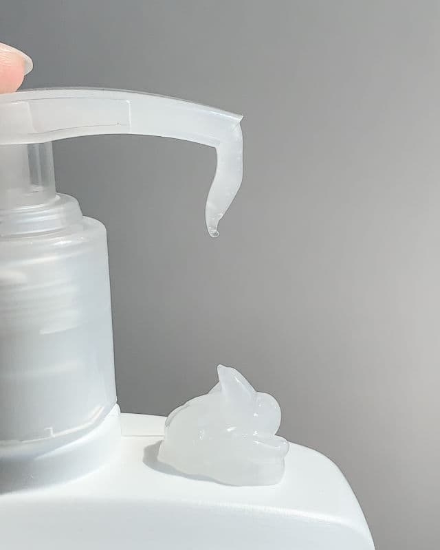 Neutrogena Ultra Gentle Daily Cleanser with Pro-Vitamin B5 for Acne Prone Skin, Fragrance-Free review photo by hijabiunni