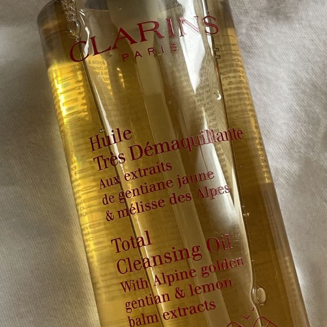 Clarins Huile Très Démaquillante (Total Cleansing Oil) review photo by itsmybeauty