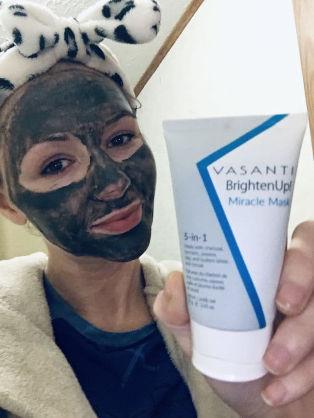 Vasanti Cosmetics Brighten Up! Miracle Mask 5 in 1 review photo by katie88