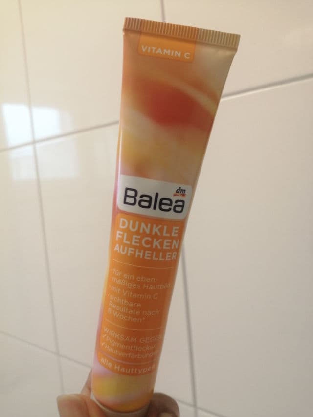 Balea Spezialpflege Dunkle Flecken Aufheller review photo by lalemura
