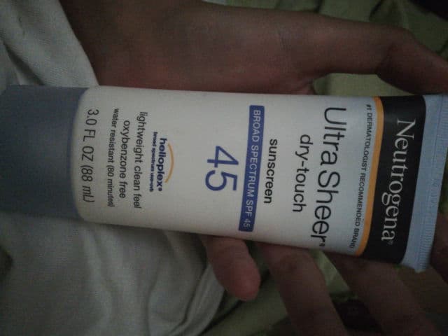 Neutrogena Ultra Sheer® Dry-Touch Sunscreen Broad Spectrum SPF 45 review photo by mimidi