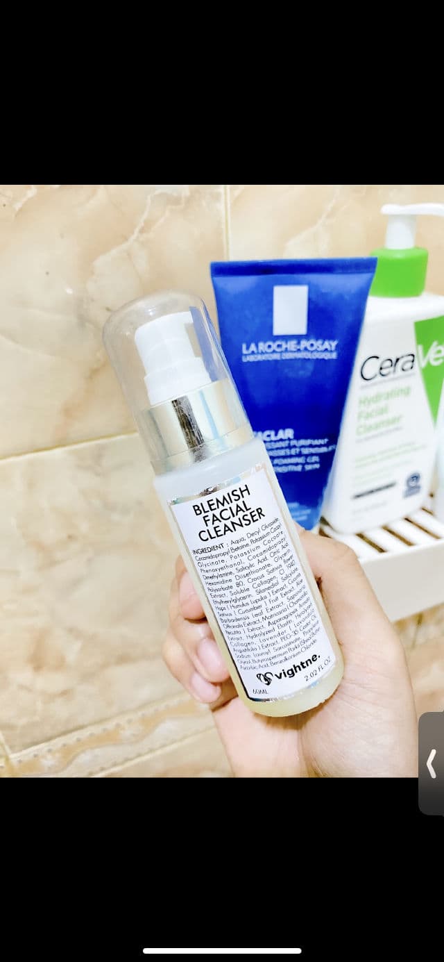 VAVL Blemish Facial Cleanser review photo by missedvivian