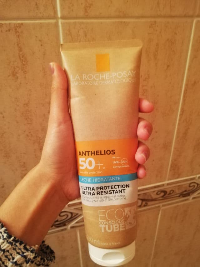 La Roche-Posay Anthelios Hydrating Lotion SPF 50+ (Eco-Conscious Tube) review photo by mngomnila