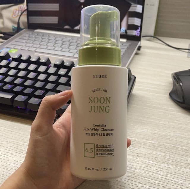 ETUDE SoonJung Centella 6.5 Whip Cleanser review photo by moreskin