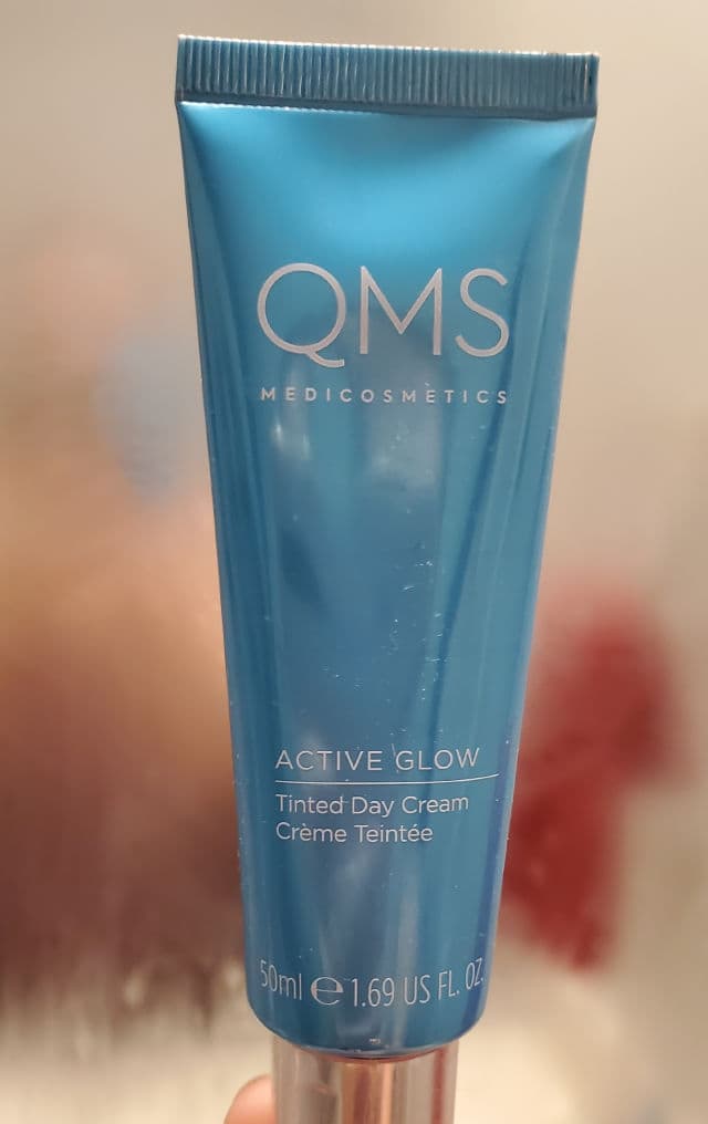 QMS Medicosmetics Active Glow Tinted Day Cream review photo by morgancita