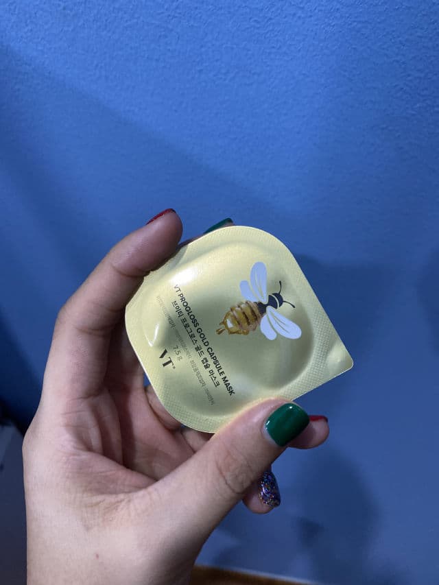 VT COSMETICS Progloss Gold Capsule Mask review photo by nomzbeauty