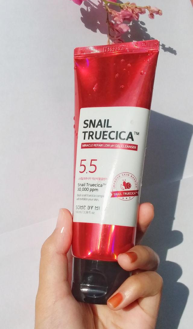Snail Truecica Miracle Repair Low pH Gel Cleanser product review