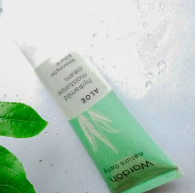 Wardah Nature Daily Aloe Hydramild Moisturizer Cream review photo by nrzlkha