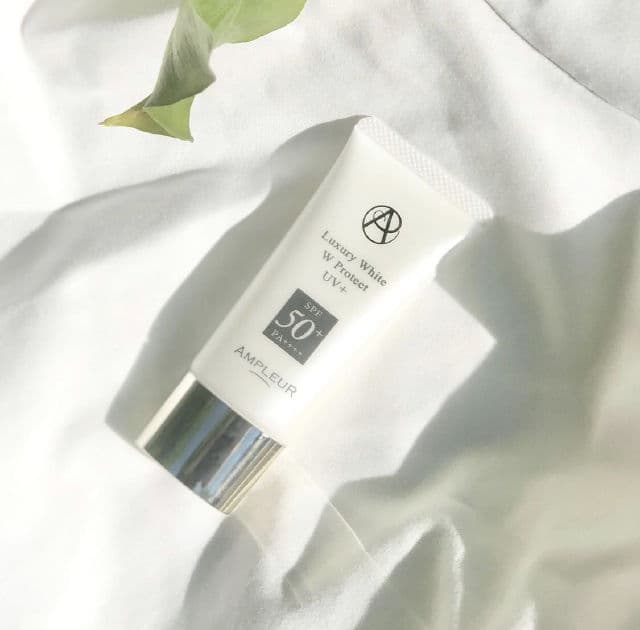 AMPLEUR Luxury White W Protect UV Plus SPF 50+ PA++++ review photo by oatskincarelatte