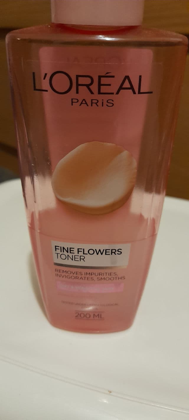 L'Oreal Paris Fine Flowers Toner Dry/Sensitive Skin review photo by ohmylia