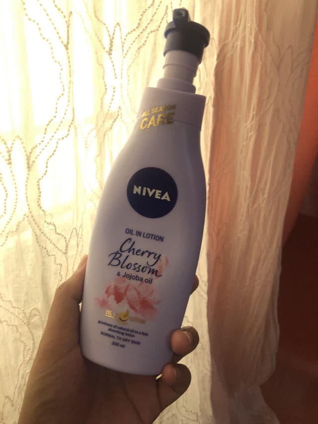 Nivea Oil in Lotion Cherry Blossom & Jojoba Oil review photo by panipuri
