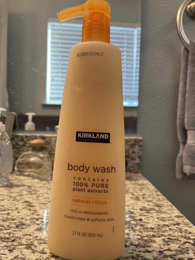 Kirkland Signature Body Wash Natural Citrus review photo by risy