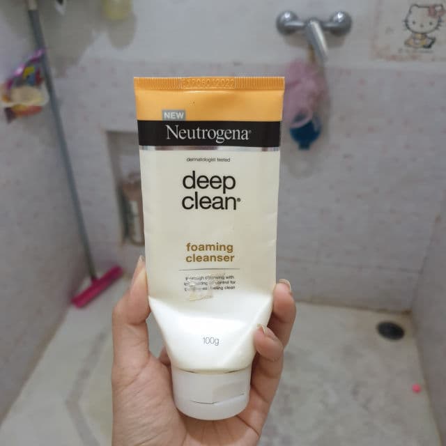 Neutrogena Deep Clean Foaming Cleanser review photo by sapphirelf