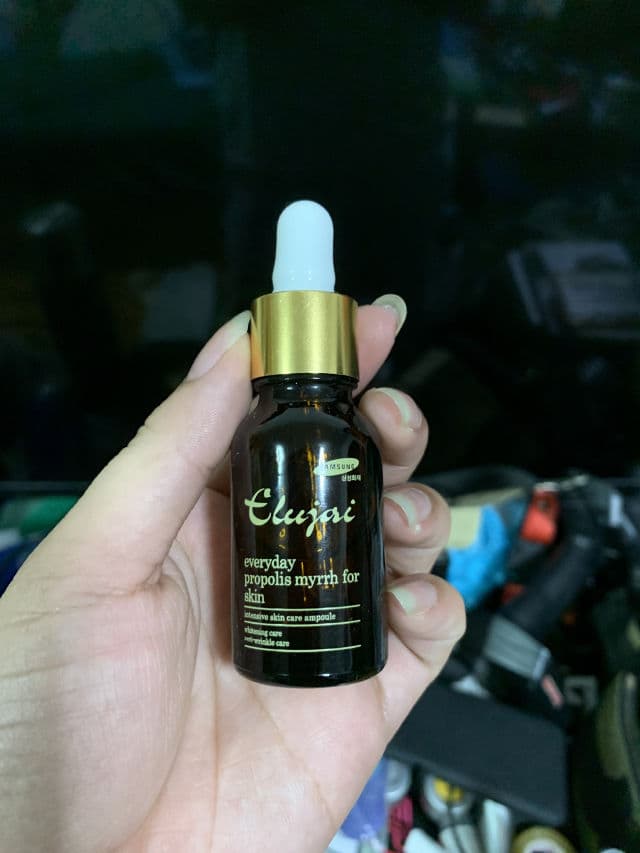 Elujai Everyday Propolis Myrrh Ampoule review photo by Kirstenchan