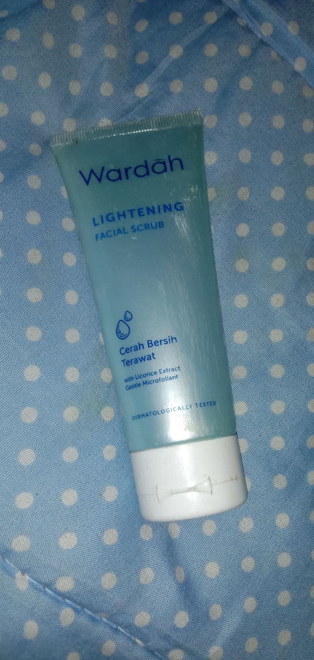 Wardah Lightening Gentle Exfoliator review photo by shienyaprilish