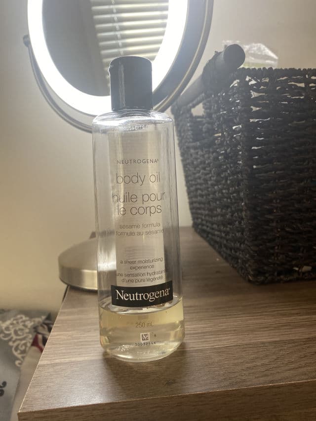 Neutrogena Body Oil review photo by skasiantusiast