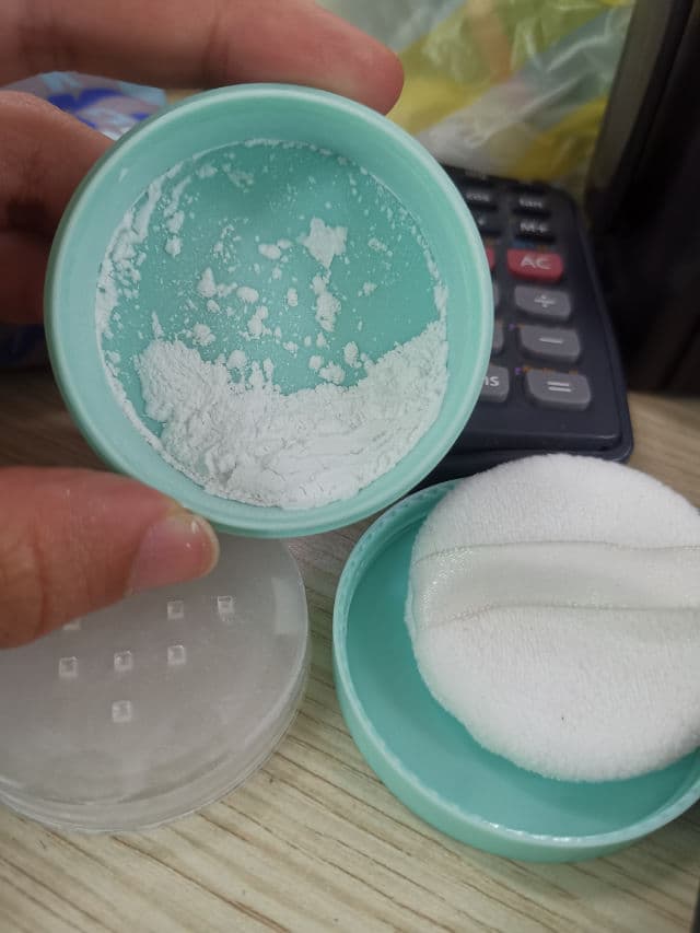 Silkygirl No-Sebum Mineral Powder review photo by skinANDsushi