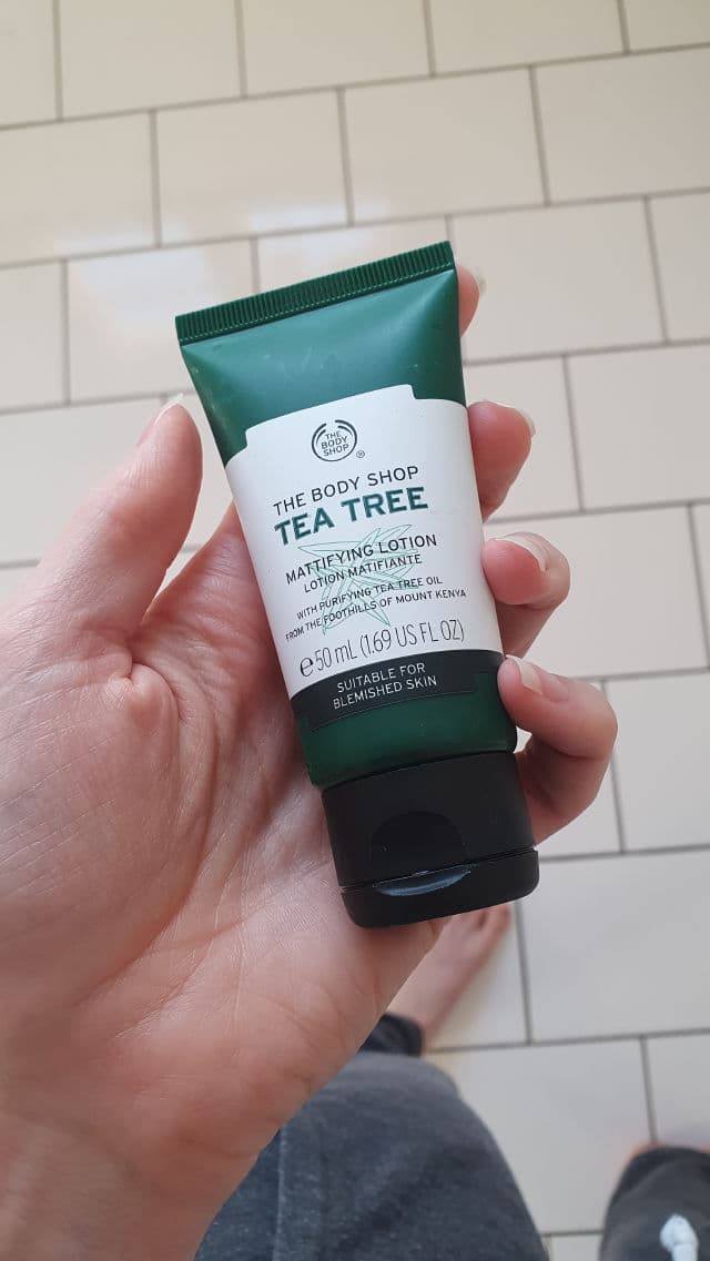 The Body Shop Tea Tree Skin Mattifying Lotion review photo by skinference